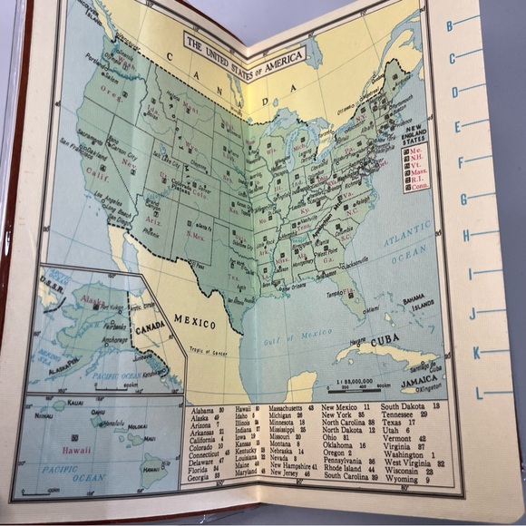 Vintage Continental’s Concise English-Chinese Dictionary - Picture 11 of 16